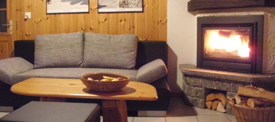 Kaminfeuer im Chalet