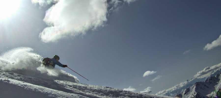 Skifahren von der schönsten Seite - im Pulverschnee