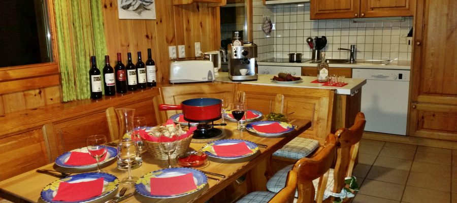 Chalet Salomon - Esstisch Käsefondue